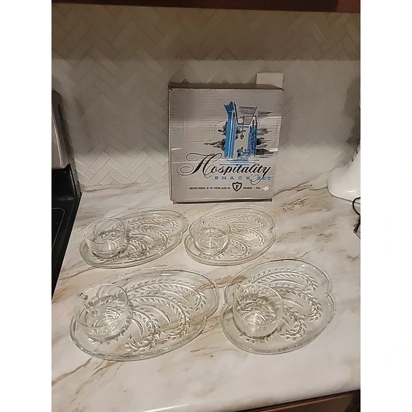 Hospitality Snack Set From Federal Glass Company - Picture 3 of 4